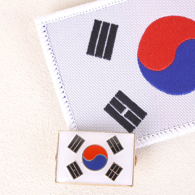 군화와고무신(gunhwawa gomusin) 군화와고무신 군인 정복용 태극기 배지 BG026